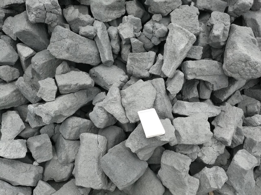 เถ้ากำมะถันต่ำ 8% ฮาร์ดโค้กแร่ 7400kj / Kg ค่าความร้อนความพรุนขนาดเล็ก