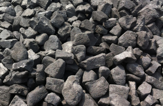 Low S High Grade Big Coke ความร้อนเชื้อเพลิงแข็ง 31000 Kj / Kg 8% Ash 80-120mm